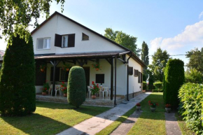 Rózsa nyaralóház Balatonboglár
